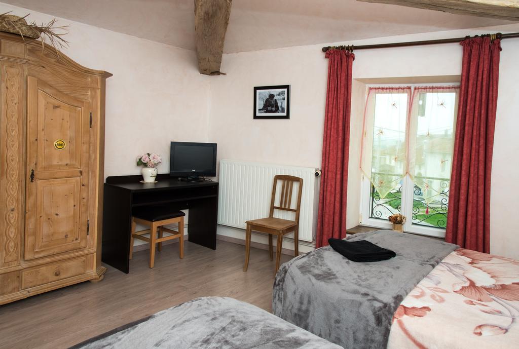 생폴 La Ferme Des 3 Suissesses B&B 외부 사진
