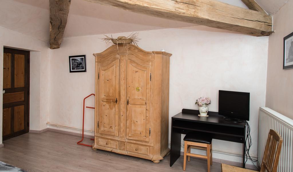 생폴 La Ferme Des 3 Suissesses B&B 외부 사진